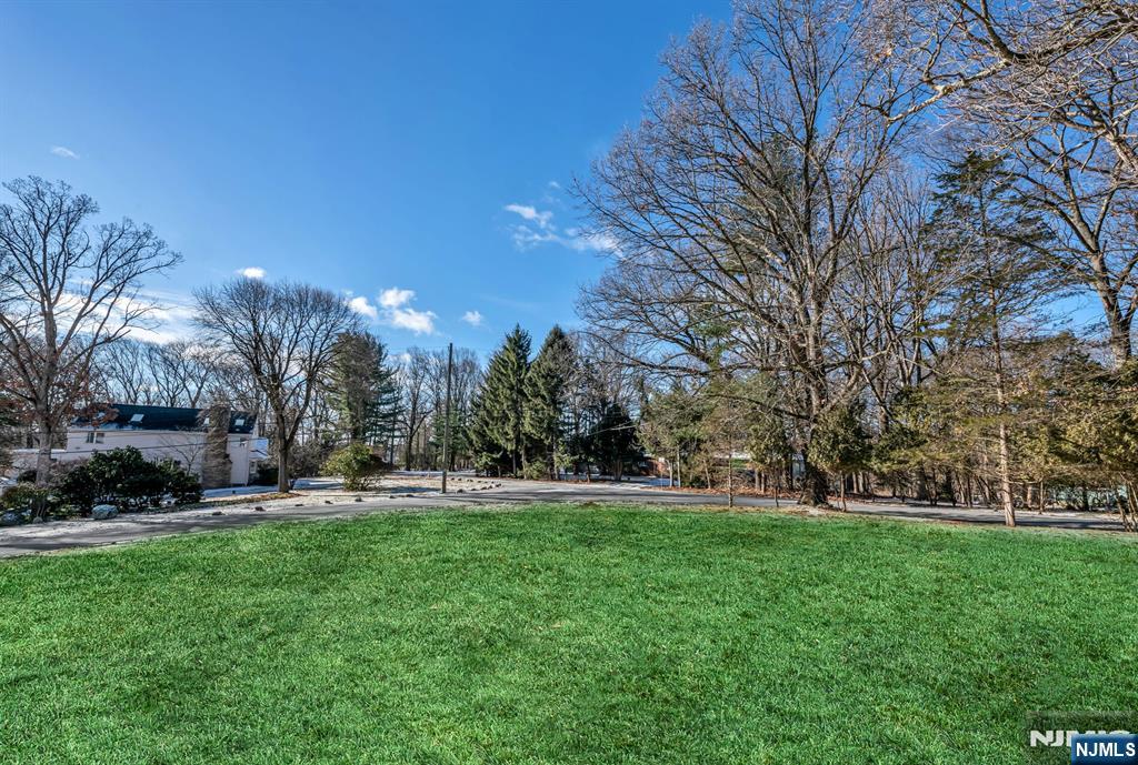 32 Brookside Drive
