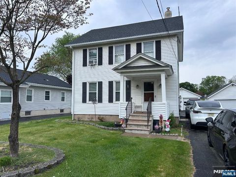 Photo of 118 Kenvil Avenue, Roxbury Township, NJ 07847 (MLS # 26017224)