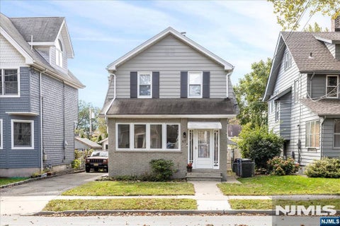 Photo of 47 Vreeland Avenue, Rutherford, NJ 07070 (MLS # 26026318)