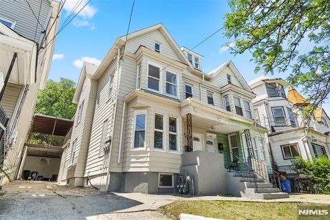 Photo of 440 Summer Avenue, Newark, NJ 07104 (MLS # 25042868)