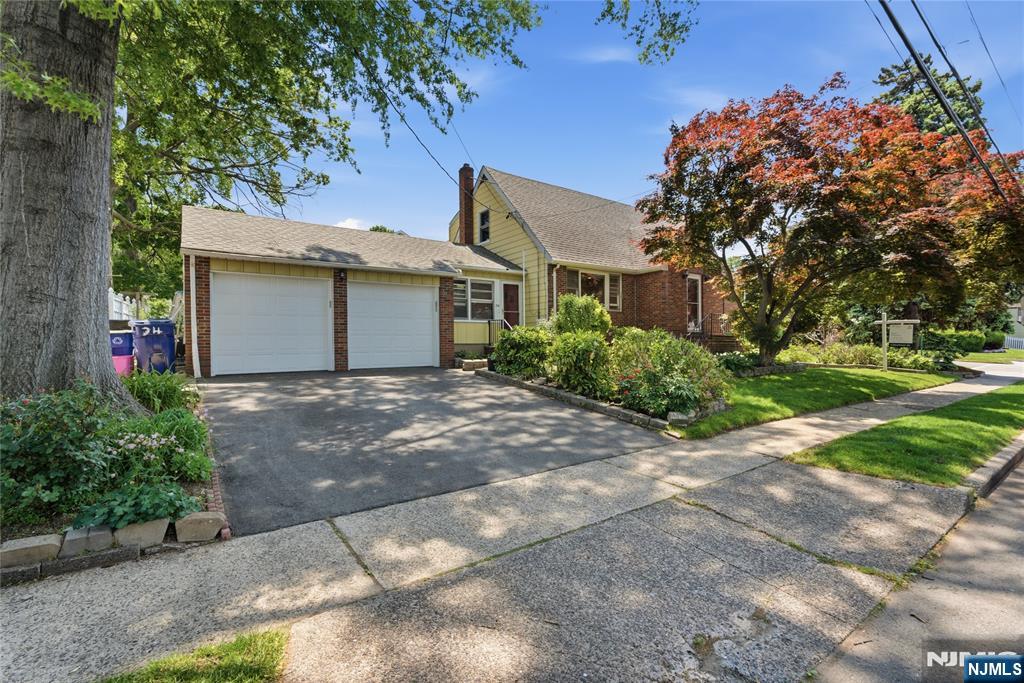 34 Rowland Avenue