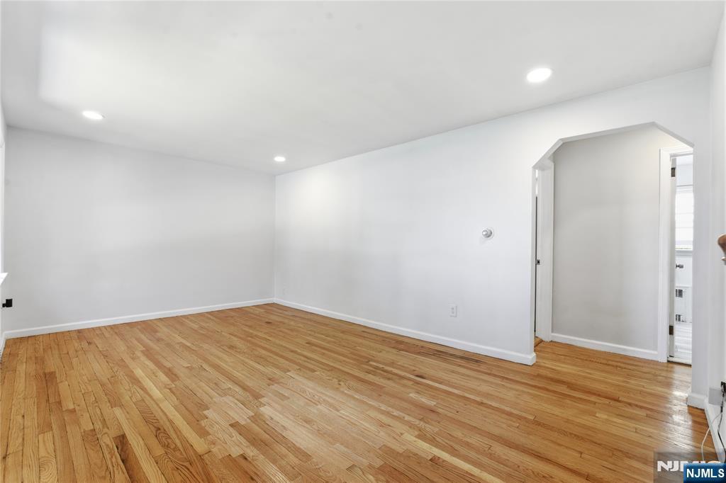 34 Rowland Avenue