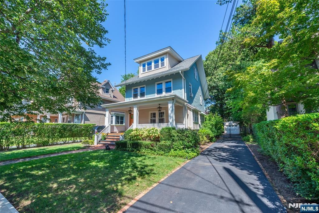 85 Evergreen Avenue