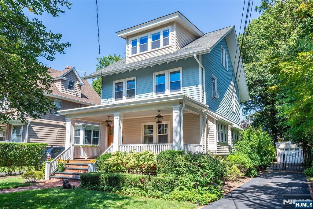 85 Evergreen Avenue