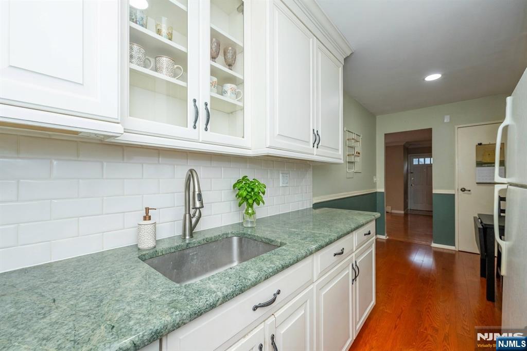 68 Regency Park