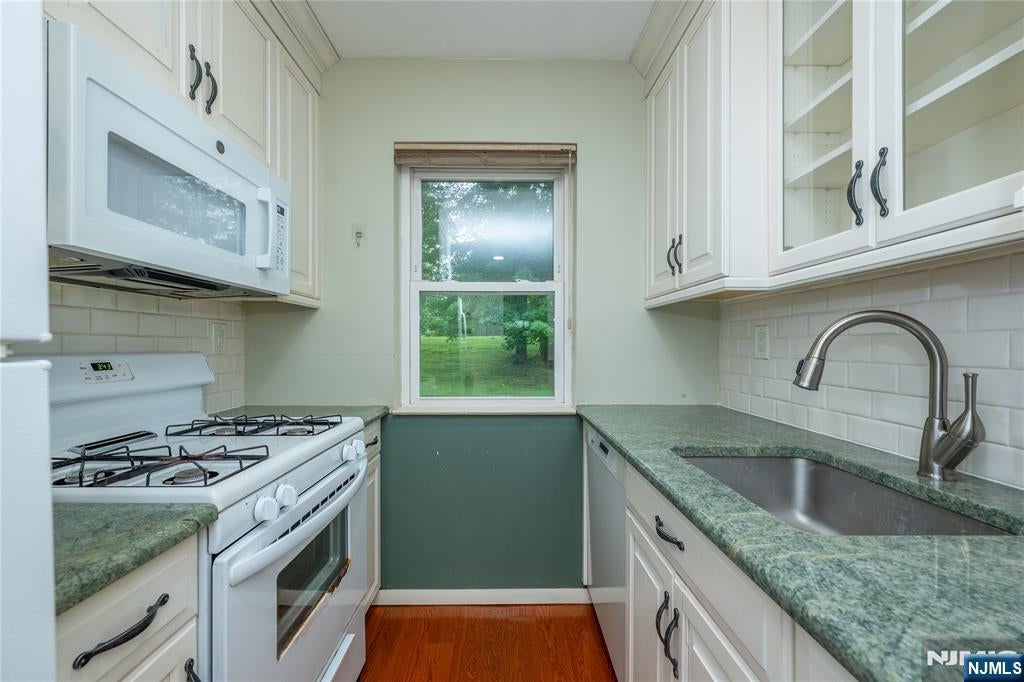 68 Regency Park