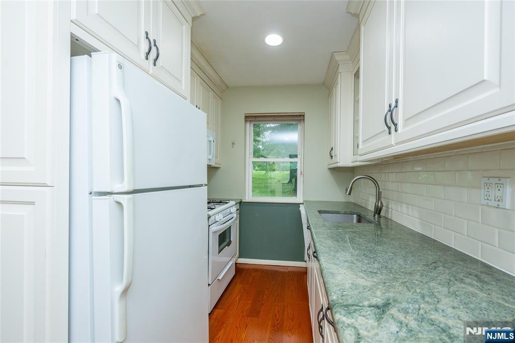 68 Regency Park