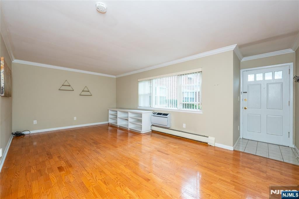 68 Regency Park