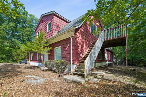 Photo of 147 Kinnelon RD #RedCarriage, Kinnelon, NJ 07405 (MLS # 26034836)