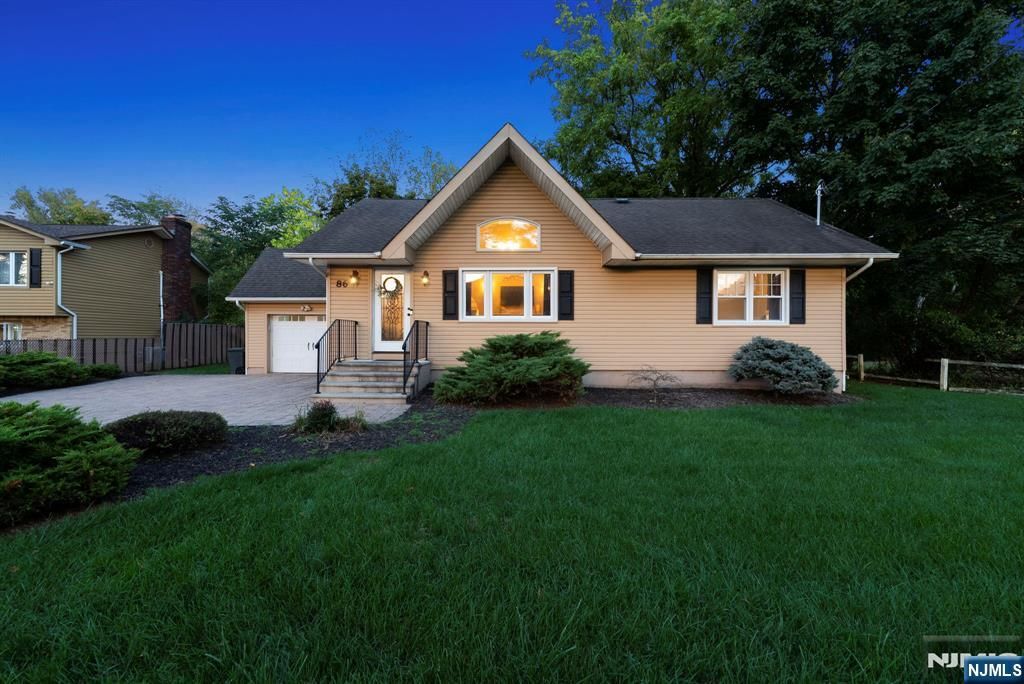 Photo of 86 Hinchman Avenue, Wayne, NJ 07470 (MLS # 25036119)