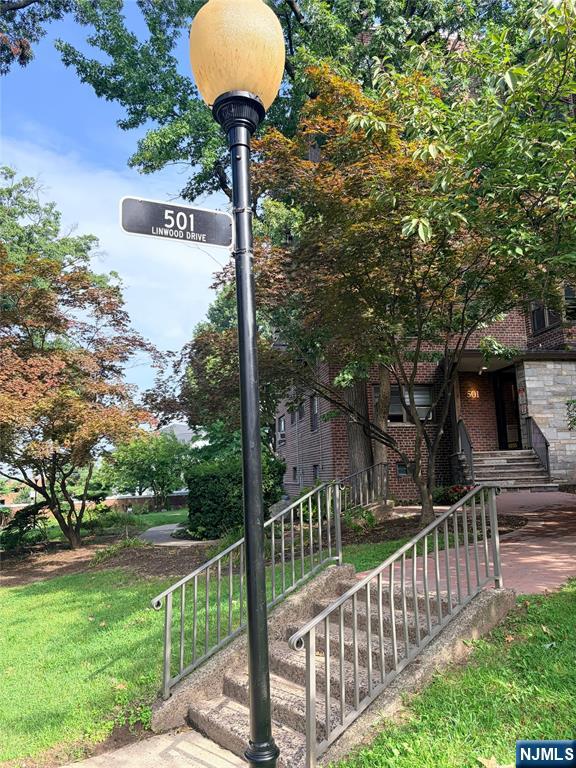 Homes for Sale in Northern NJ | ThisIsRiverEdge.com 501 Linwood Drive 2F