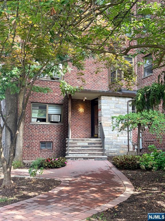 Homes for Sale in Northern NJ | ThisIsRiverEdge.com 501 Linwood Drive 2F