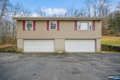 63 Haggerty Road, Sussex, NJ 07461 - MLS#: 25004087