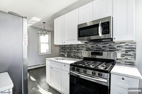 Photo of 287 Sanford St #1, East Orange, NJ 07018 (MLS # 26006112)