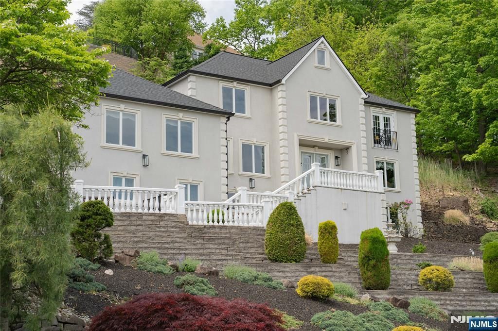 Photo of 207 Eileen Drive, Cedar Grove, NJ 07009 (MLS # 26017627)