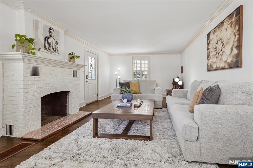 Photo of 122 Johnson Avenue, Mahwah, NJ 07430 (MLS # 26011851)