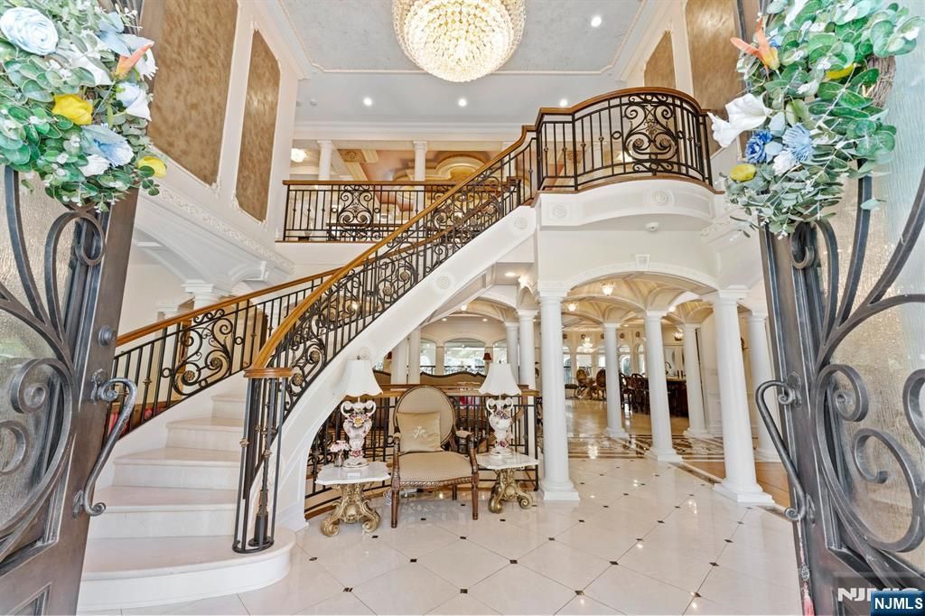 Photo of 6 Burning Hollow Road, Saddle River, NJ 07458 (MLS # 25026976)
