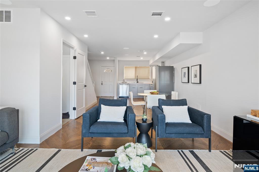 Homes for Sale in Northern NJ | ThisIsRiverEdge.com 1110 River Road 102