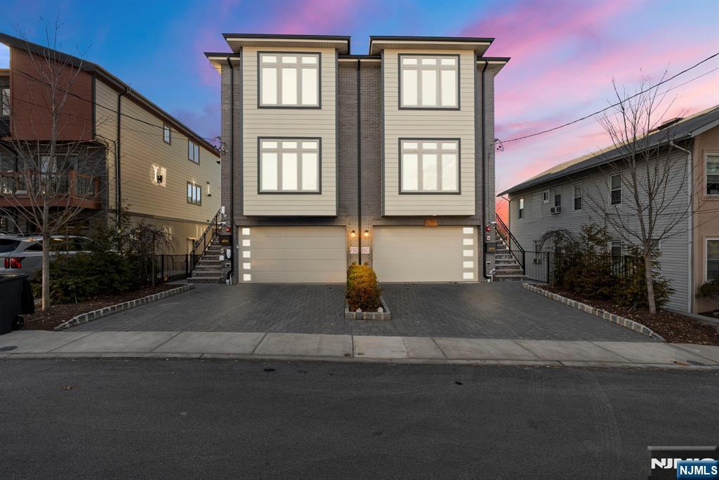 805 Fairview Lane, Fort Lee, New Jersey - 8 Bedrooms  
7.5 Bathrooms  
20 Rooms - 