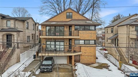 Photo of 2477 6th St #Flr 2, Fort Lee, NJ 07024 (MLS # 26006850)