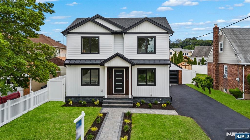 1 Crescent Road