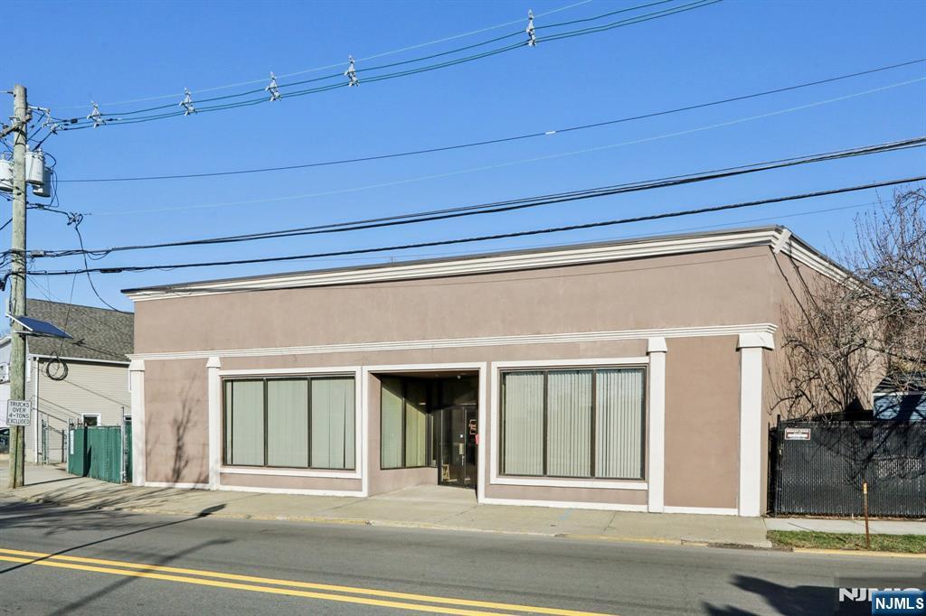 7-9 Ridgefield Avenue