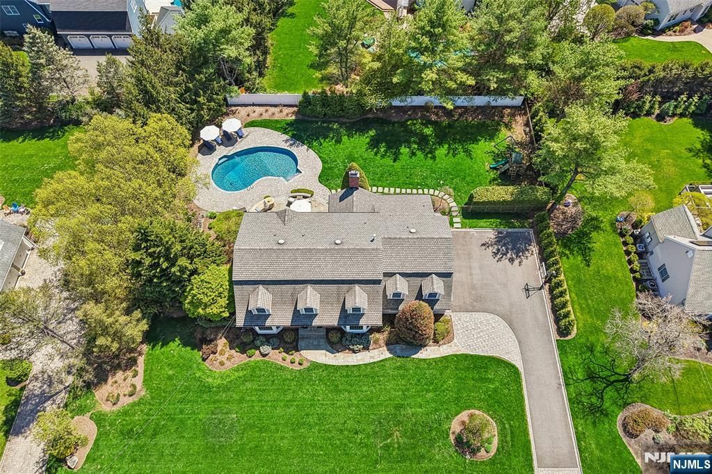 Photo of 408 Drury Lane, Wyckoff, NJ 07481 (MLS # 26014163)