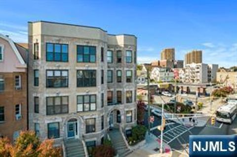 965 Boulevard East 2-1 Weehawken NJ 07086