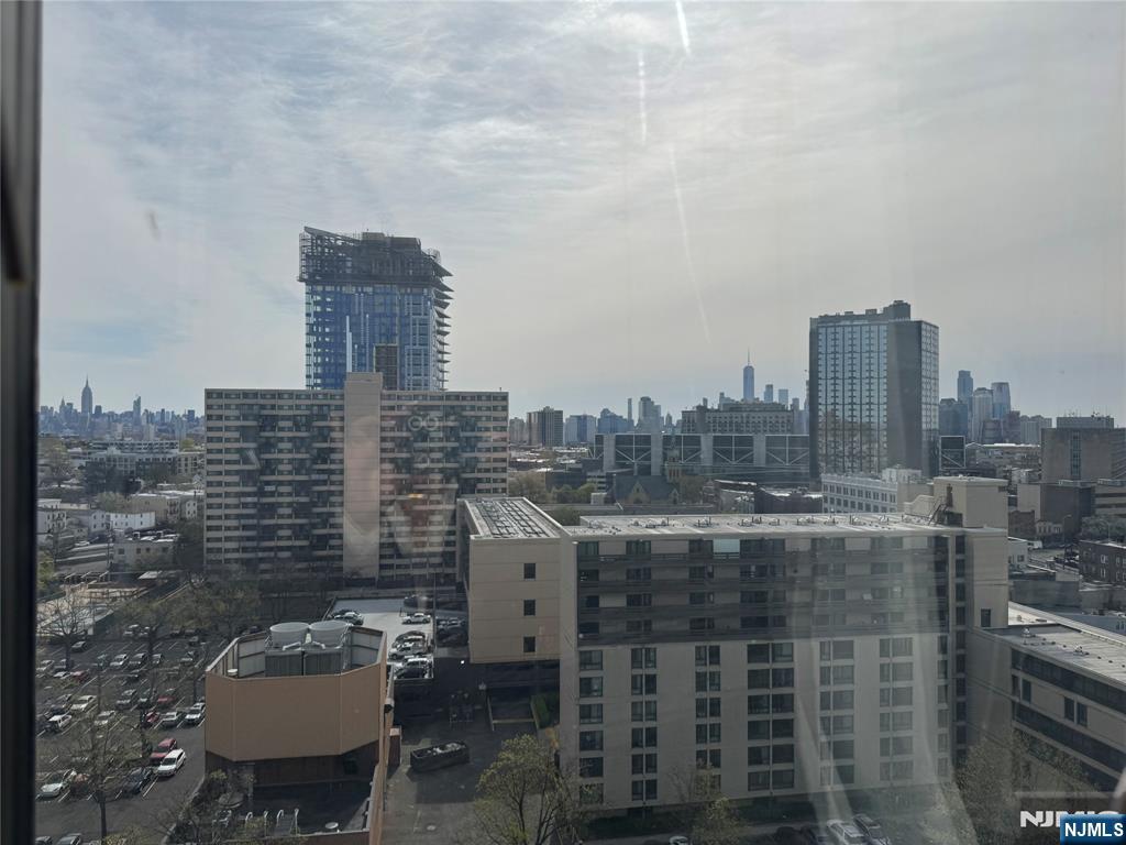 10 Huron Ave 16C, Jersey City, New Jersey - 1 Bedrooms  
1 Bathrooms  
3 Rooms - 