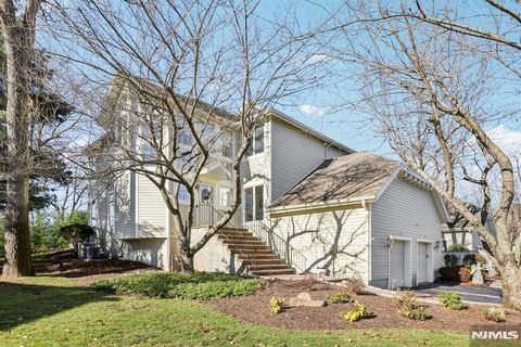 Photo of 133 Easedale Road, Wayne, NJ 07470 (MLS # 25042201)