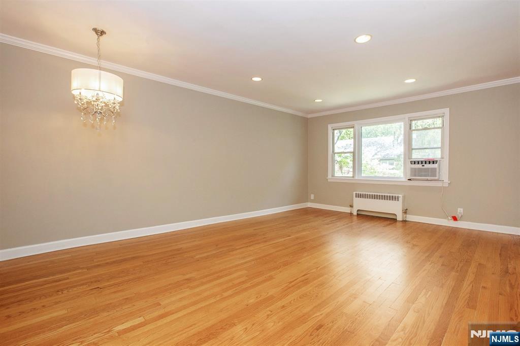 Rental Property at 151 E Palisade Ave D10, Englewood, New Jersey - Bedrooms: 2 
Bathrooms: 1 
Rooms: 4  - $2,495 MO.