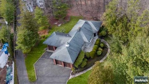 Photo of 35 Old Dock Road, Alpine, NJ 07620 (MLS # 26008306)