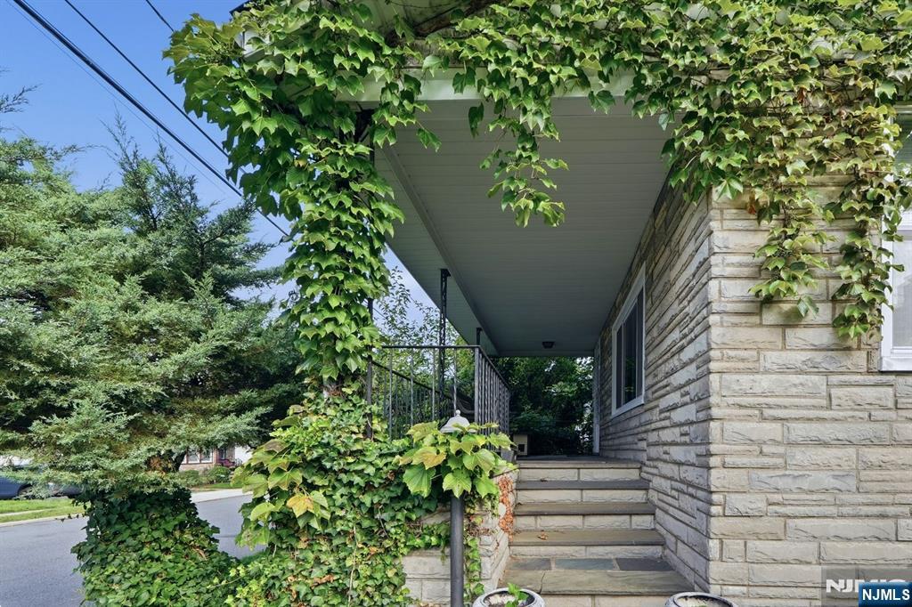 85 Elizabeth Avenue
