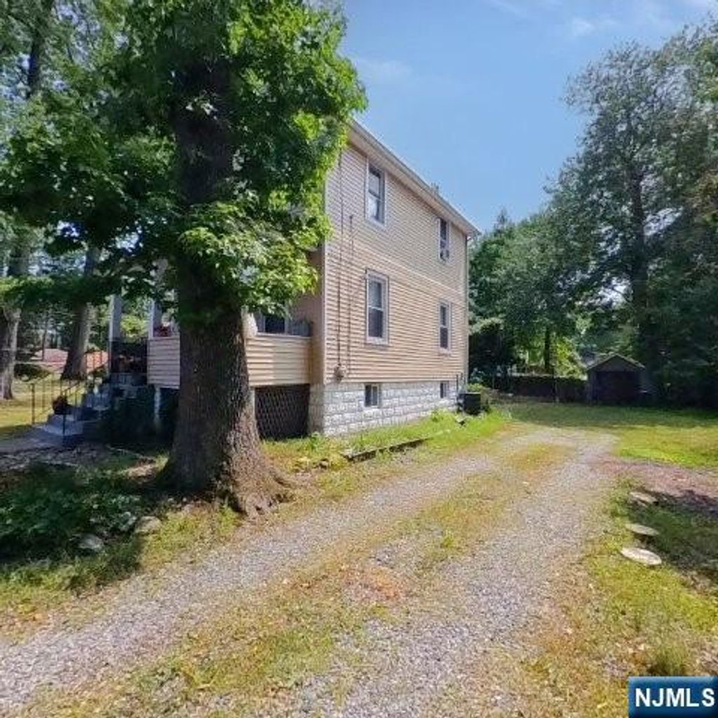 Photo of 322 Englewood Avenue, Englewood, NJ 07631 (MLS # 25029579)
