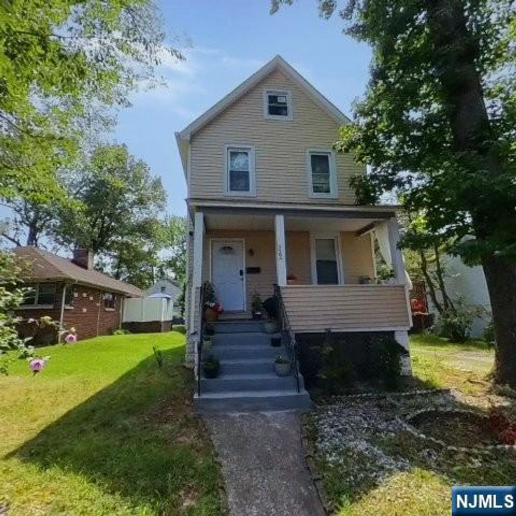 Photo of 322 Englewood Avenue, Englewood, NJ 07631 (MLS # 25029579)