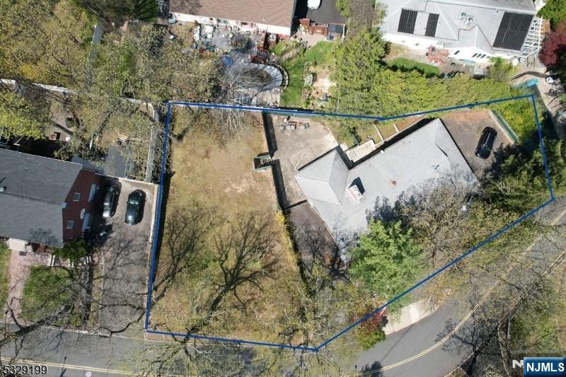 Property for Sale at 27 Edgemont Rd, West Orange, New Jersey - Bedrooms: 4 
Bathrooms: 3 
Rooms: 12  - $775,000