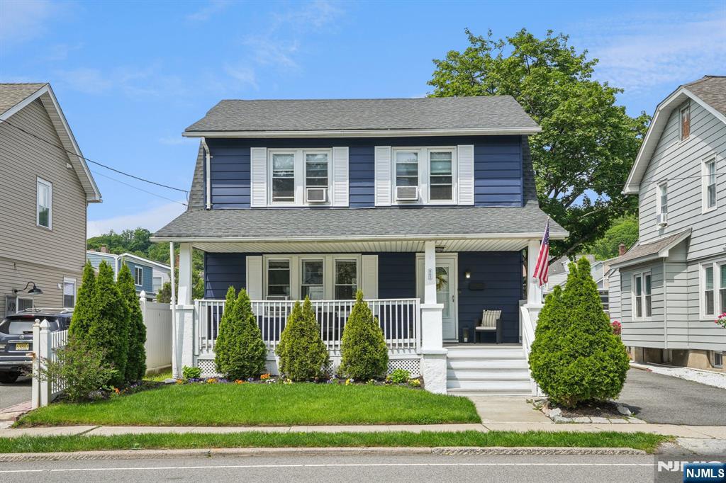 Property for Sale at 862 Lafayette Ave Extension, Hawthorne, New Jersey - Bedrooms: 3 
Bathrooms: 2 
Rooms: 6  - $639,999
