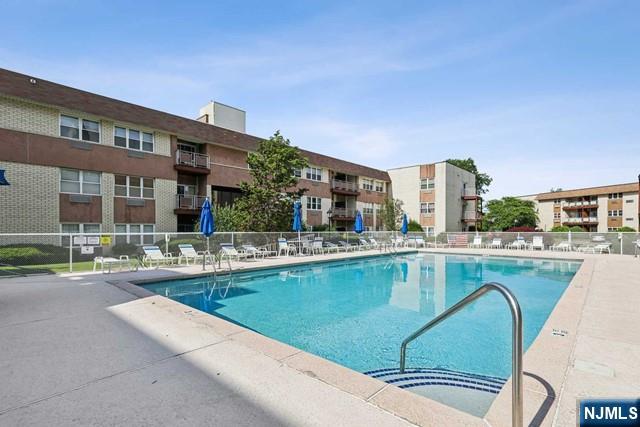 1111 River Rd C6, Edgewater, New Jersey - 1 Bedrooms  
2 Bathrooms  
3 Rooms - 
