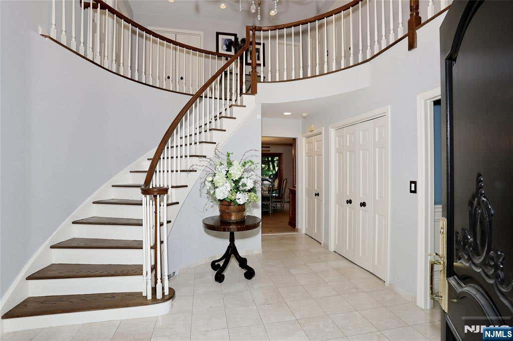 Photo of 252 Bayberry Lane, Franklin Lakes, NJ 07417 (MLS # 26023708)
