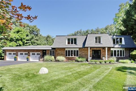 Photo of 252 Bayberry Lane, Franklin Lakes, NJ 07417 (MLS # 26023708)
