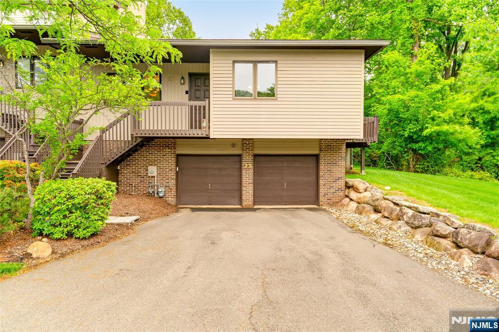 23 Peach Hill Court