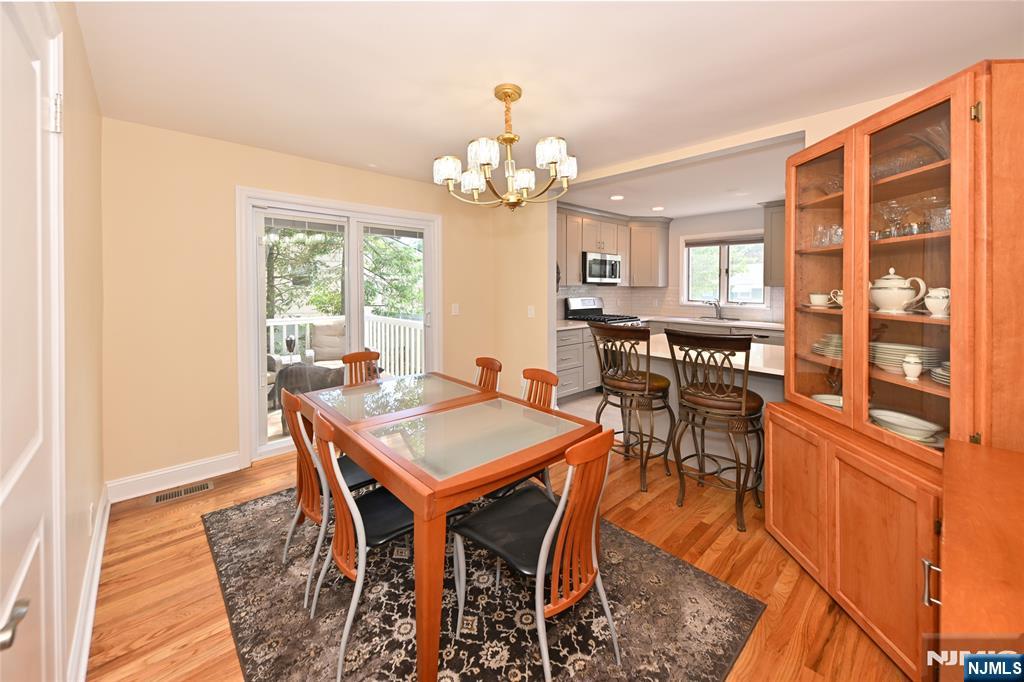 513 Ridgewood Road