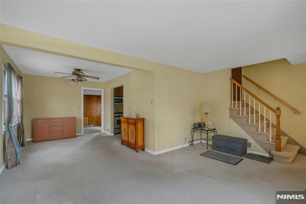 Photo of 90 Arnot Place, Paramus, NJ 07652 (MLS # 26001081)