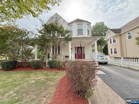 Photo of 33 W Newell Avenue, Rutherford, NJ 07070 (MLS # 25034387)