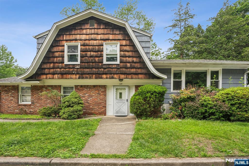69 Bogert Place