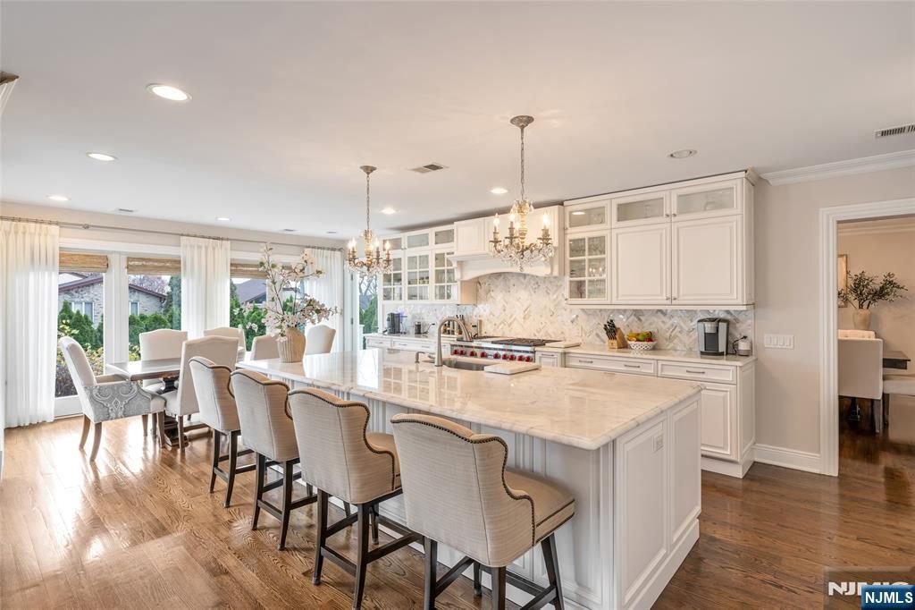 Photo of 534 Brandon Place, Cliffside Park, NJ 07010 (MLS # 26006115)