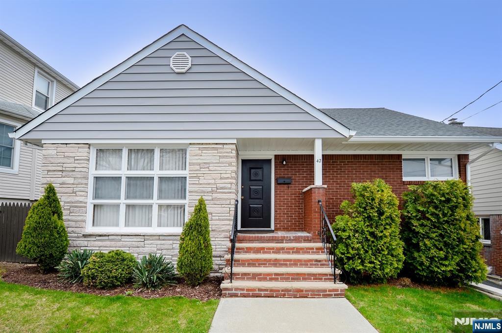 42 Summit Avenue