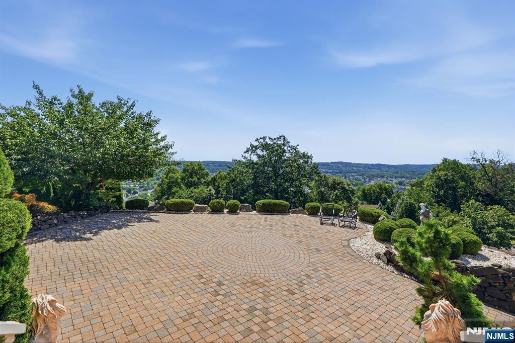 37 Mountainwood Court