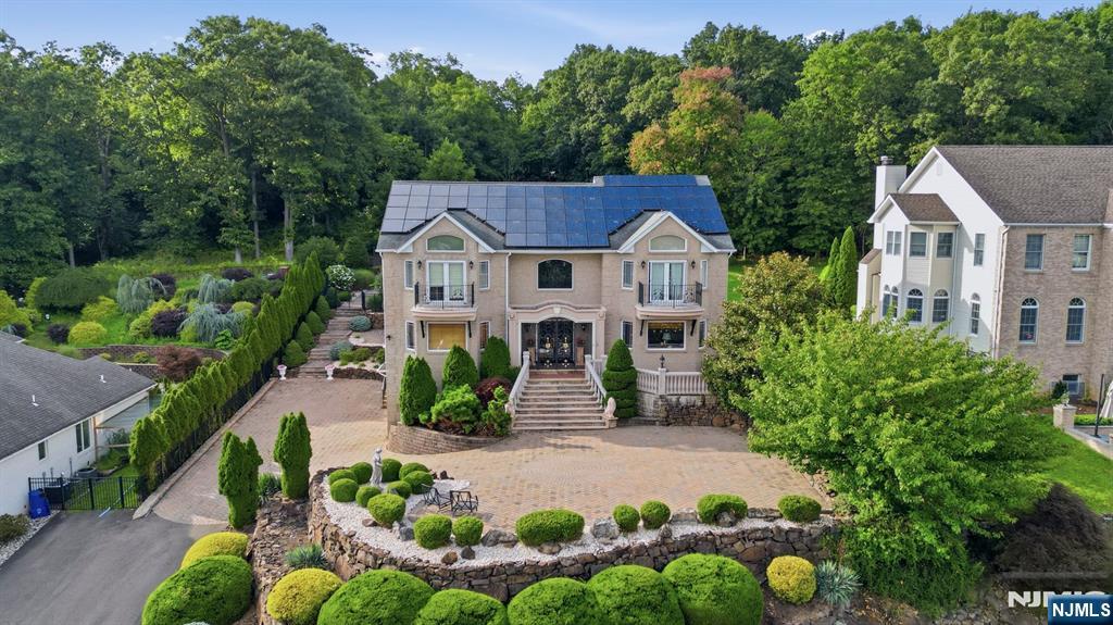 37 Mountainwood Court