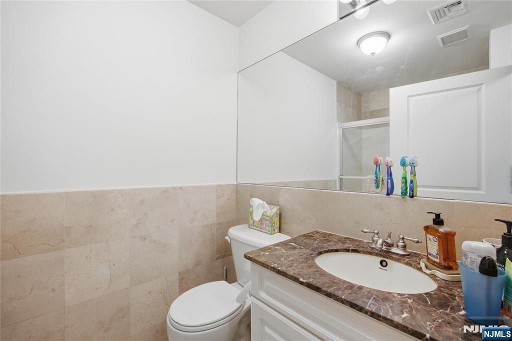 270 Grand Avenue 4C